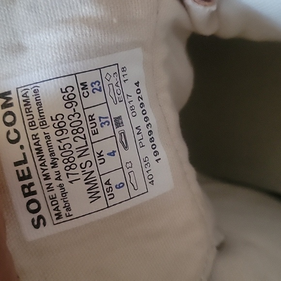 Sorel Women's Black and Tan Winter Boots - Picture 8 of 9